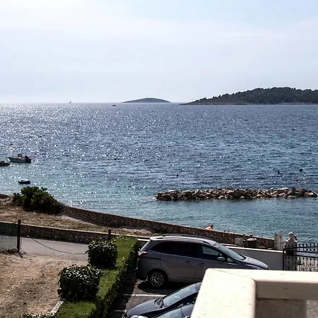 Apartman Lozica *