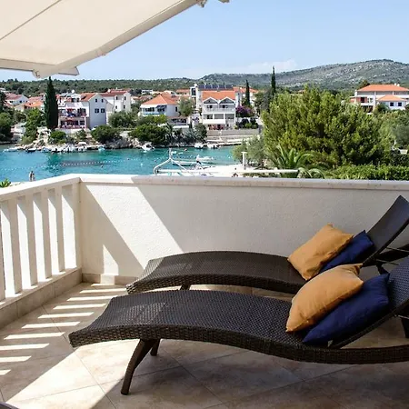 Apartment Lozica *
